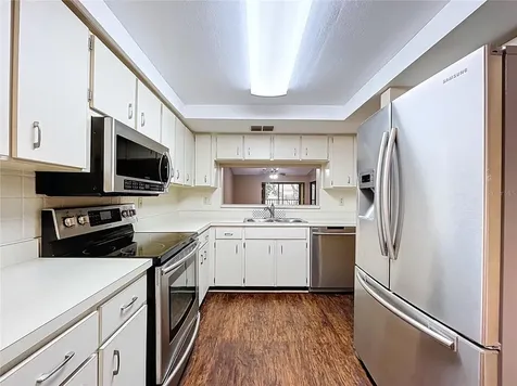 2020 Lakeview Drive Clearwater FL 33763