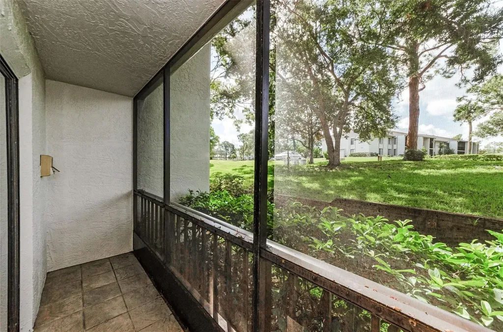 2575 Pine Ridge Way S Palm Harbor FL 34684