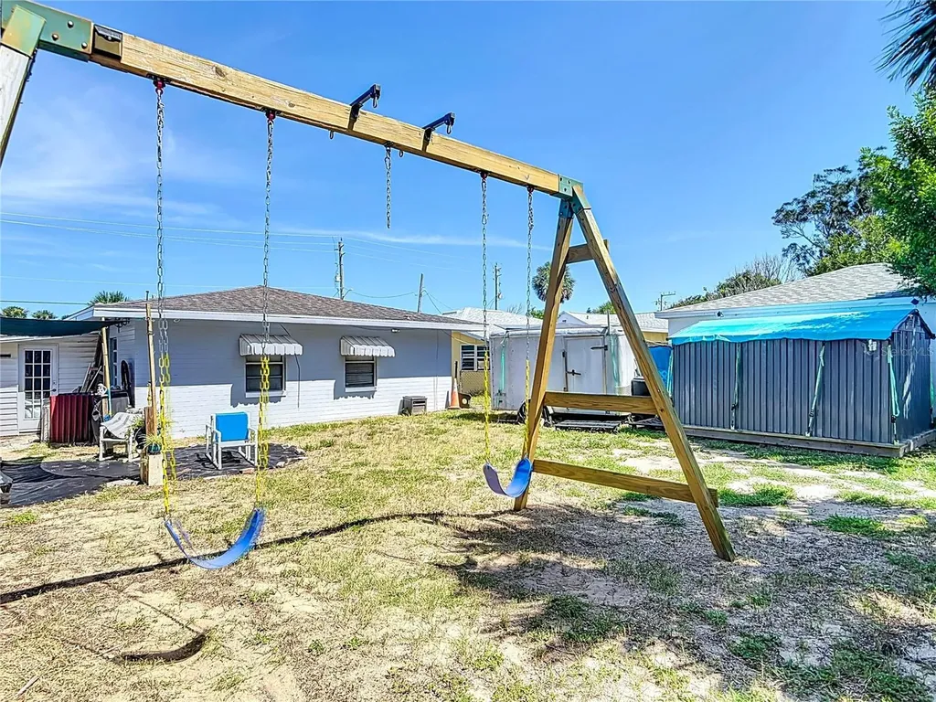 1517 N Grandview Avenue Daytona Beach FL 32118