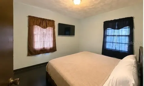 1517 N Grandview Avenue Daytona Beach FL 32118