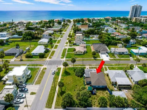 1517 N Grandview Avenue Daytona Beach FL 32118