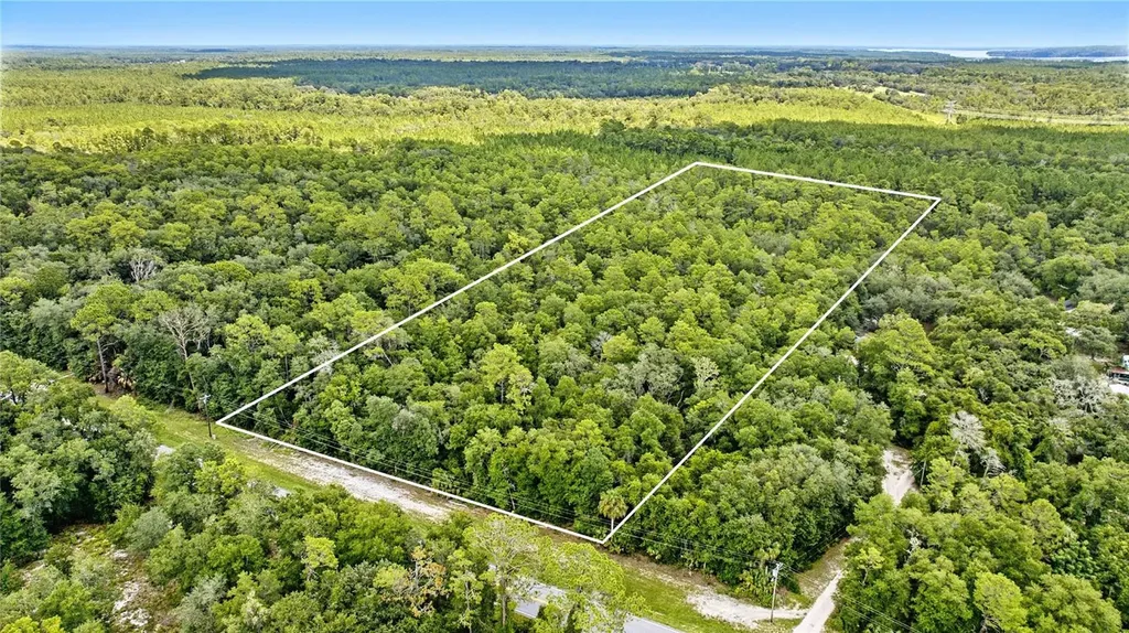 970 S County Road 21 Hawthorne FL 32640