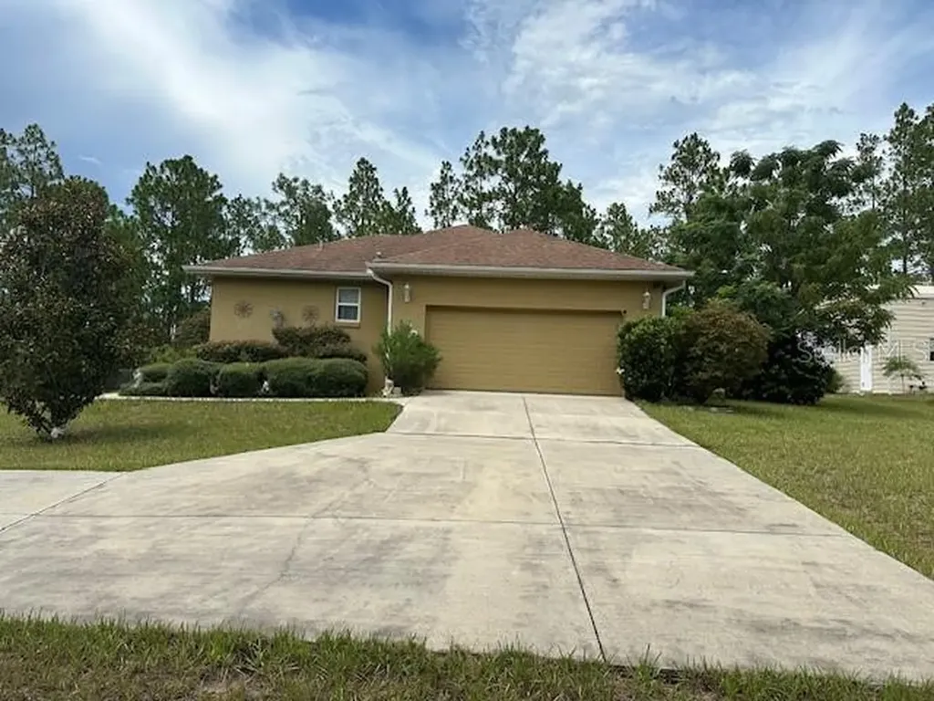 2551 SW Harbor Hills Road Dunnellon FL 34431