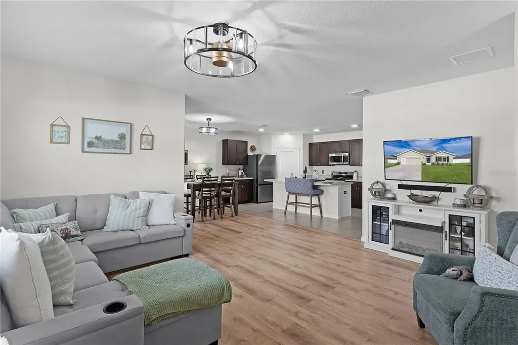 9777 Pepper Tree Trail Wildwood FL 34785