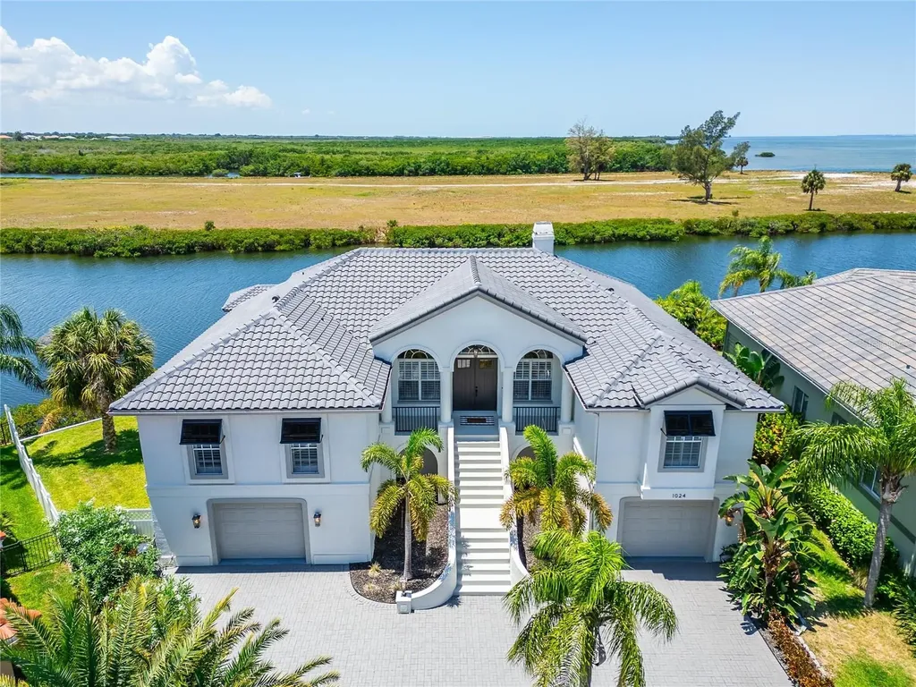 1024 Sonata Lane Apollo Beach FL 33572