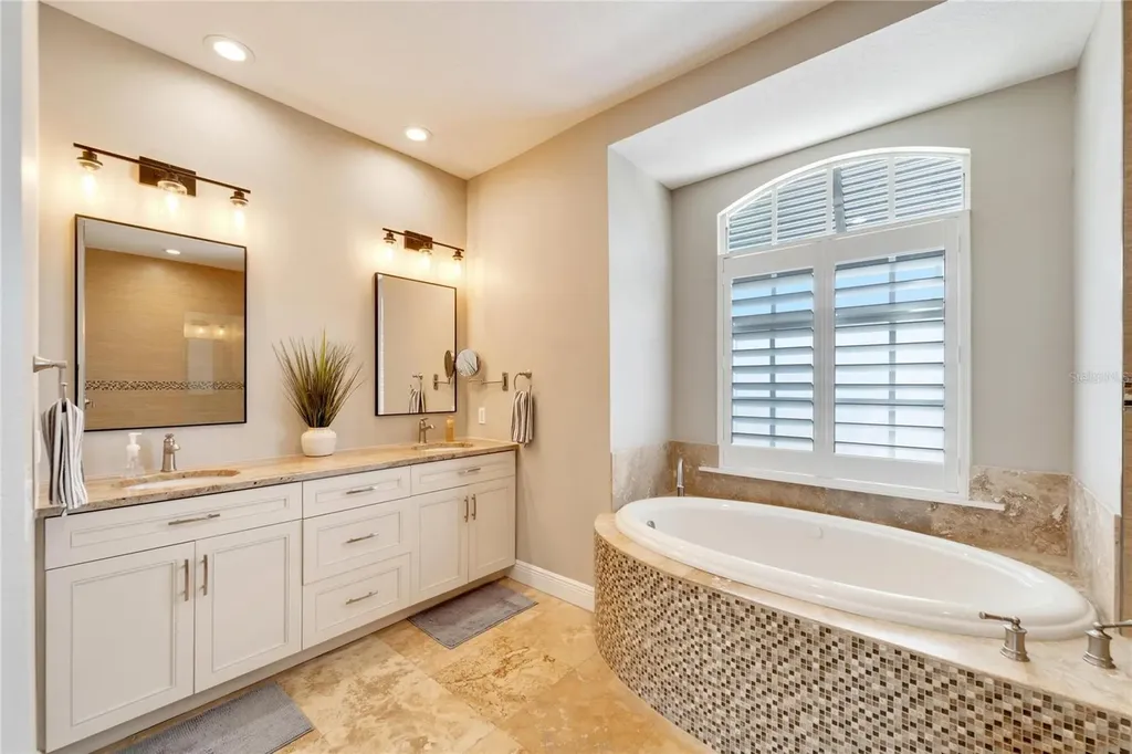 1024 Sonata Lane Apollo Beach FL 33572