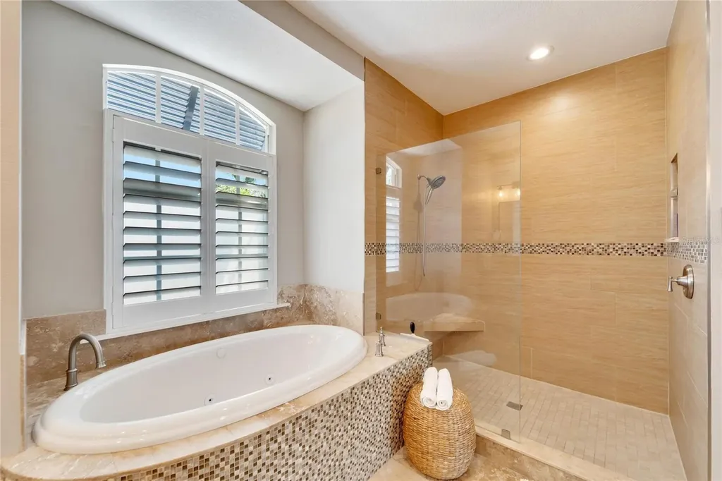 1024 Sonata Lane Apollo Beach FL 33572