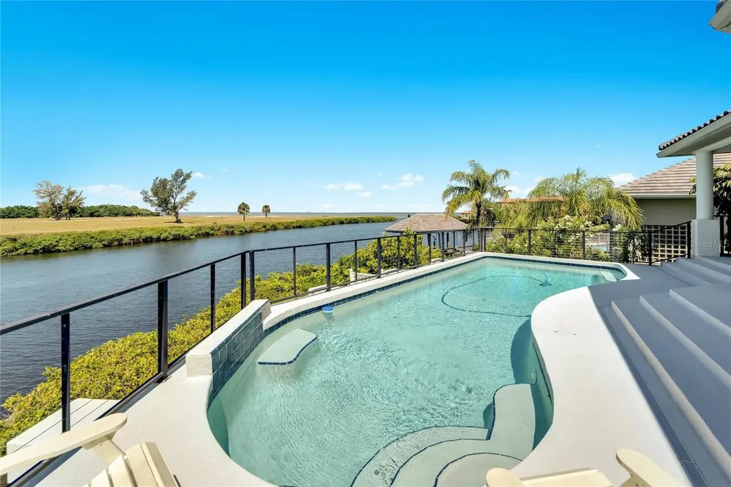 1024 Sonata Lane Apollo Beach FL 33572