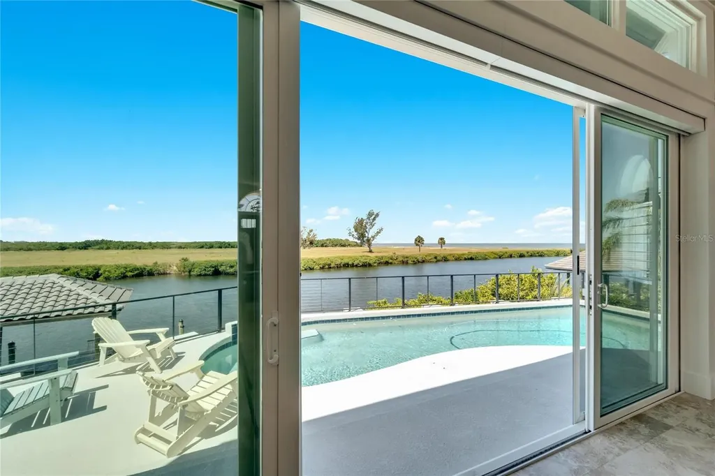 1024 Sonata Lane Apollo Beach FL 33572