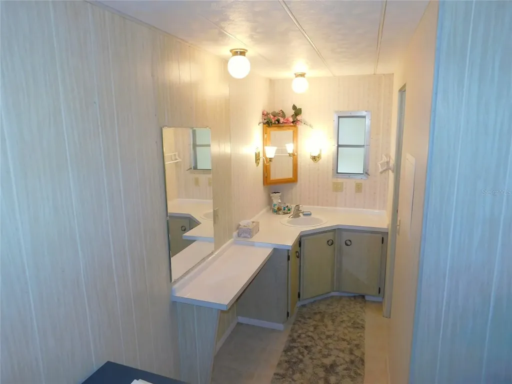 36934 Beth Avenue Zephyrhills FL 33542