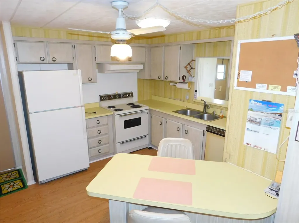 36934 Beth Avenue Zephyrhills FL 33542