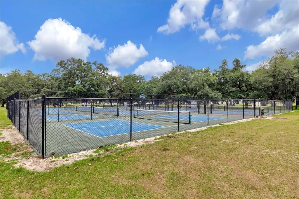 36934 Beth Avenue Zephyrhills FL 33542