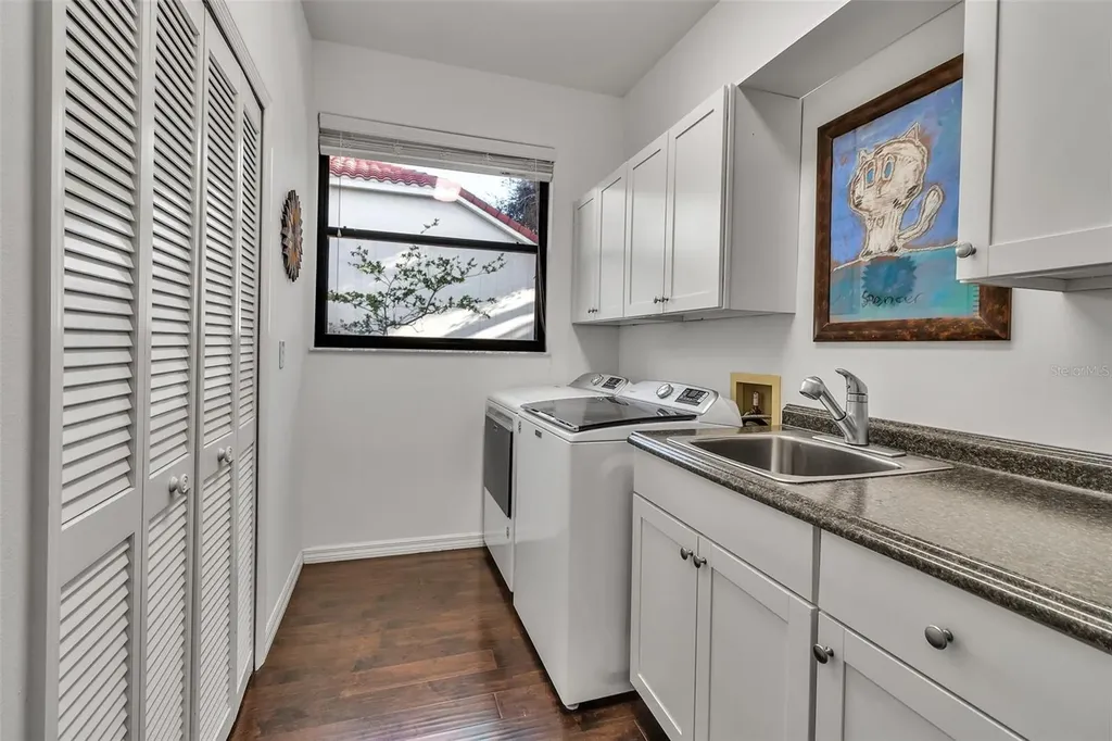 8455 Woodbriar Drive Sarasota FL 34238