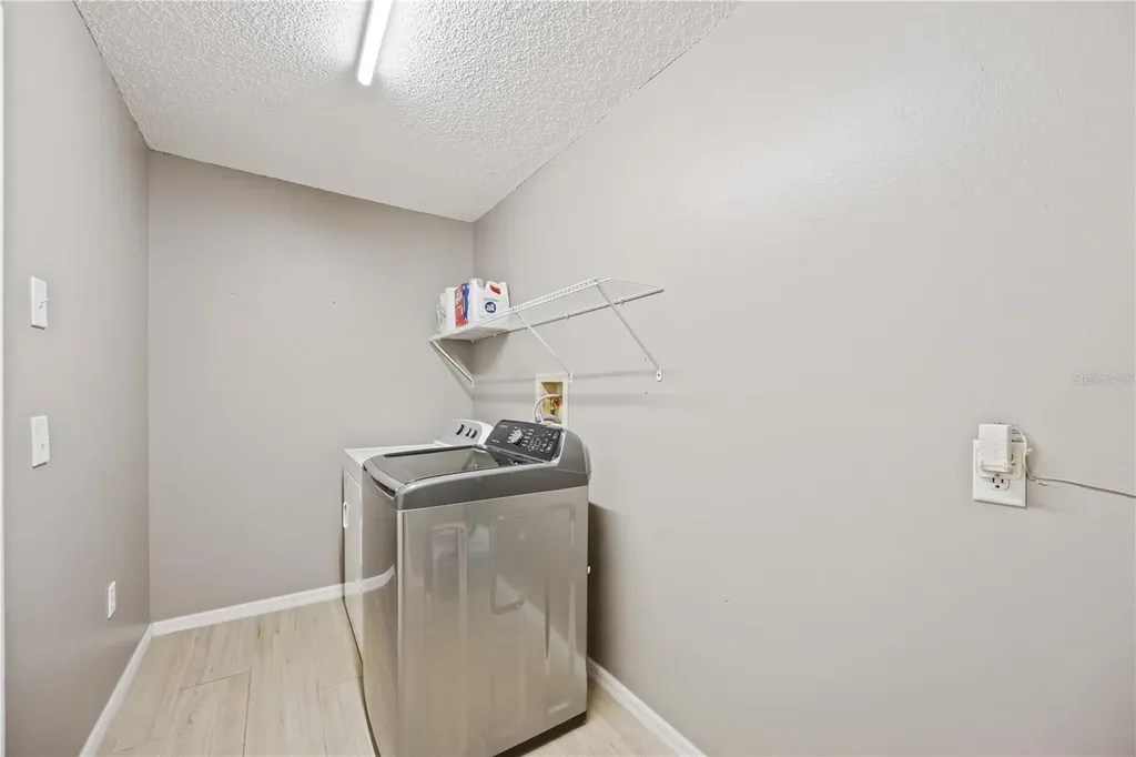 4518 Dover Street Circle E Bradenton FL 34203