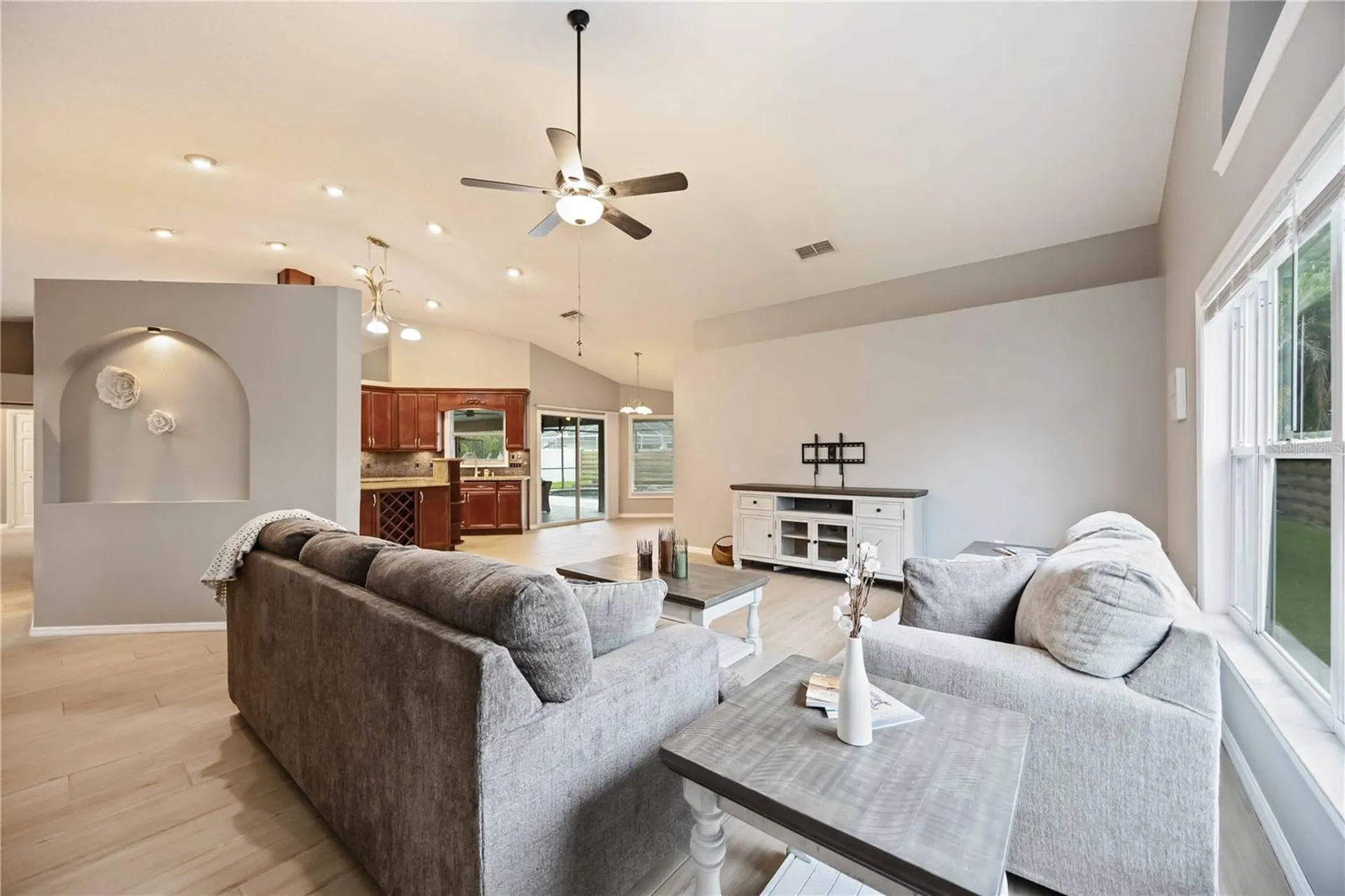 4518 Dover Street Circle E Bradenton FL 34203