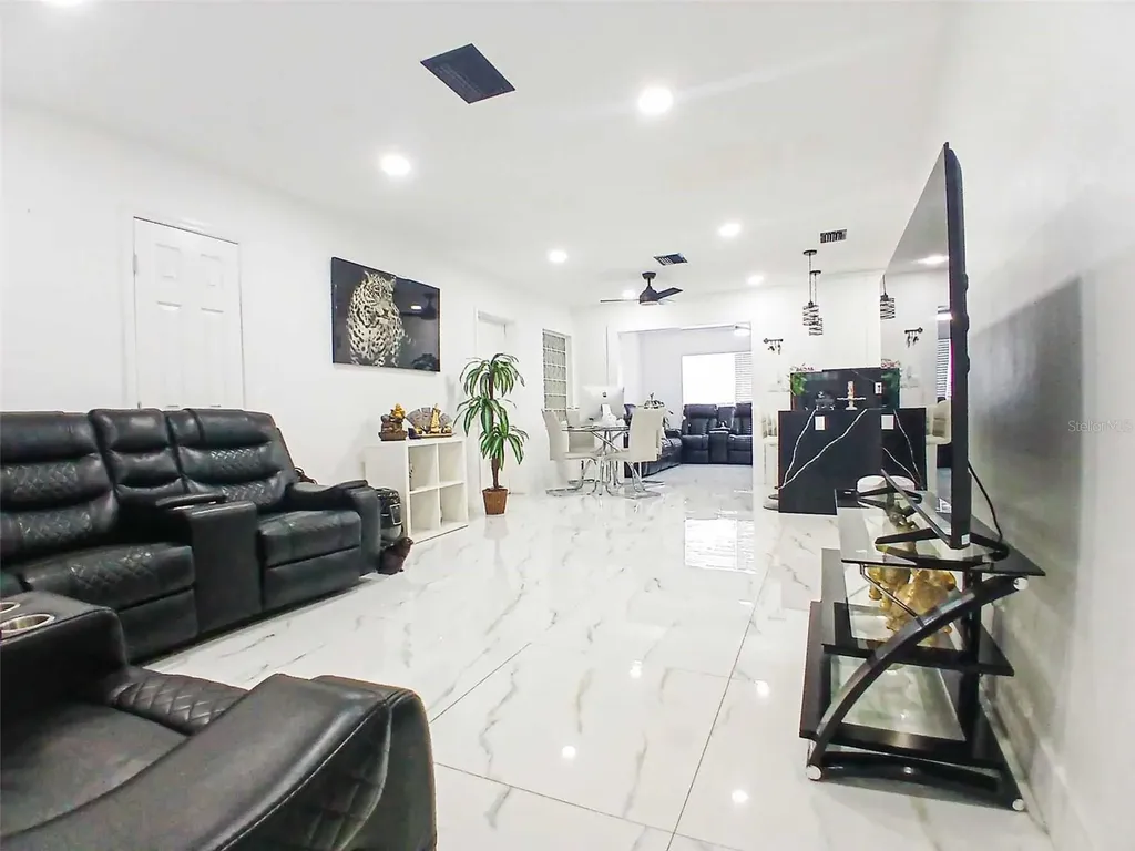 3006 W Kirby Street Tampa FL 33614