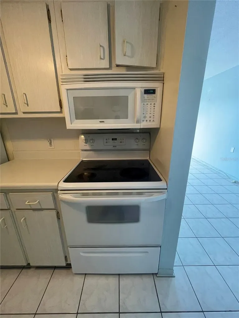 8555 112th Street Seminole FL 33772
