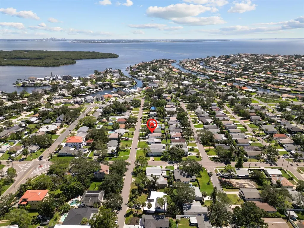 1826 Nevada Avenue NE St Petersburg FL 33703