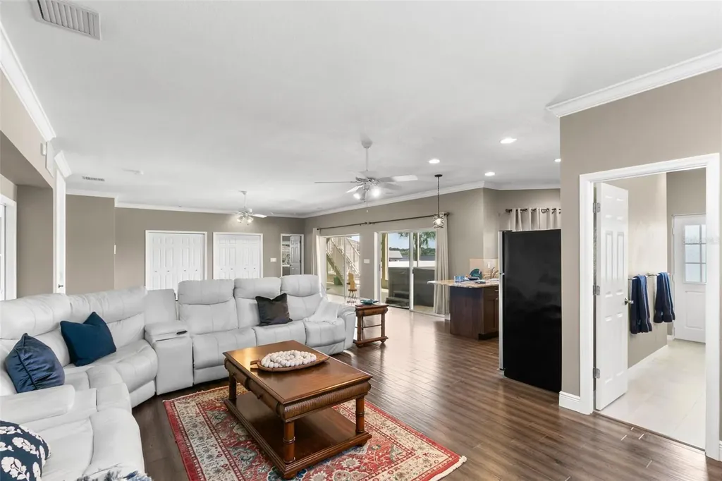 636 Bayshore Drive Tarpon Springs FL 34689