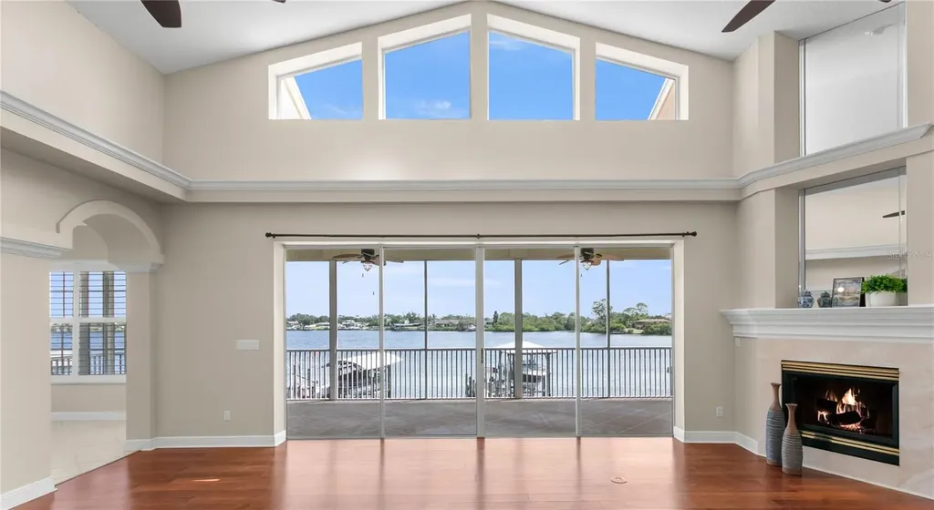 636 Bayshore Drive Tarpon Springs FL 34689