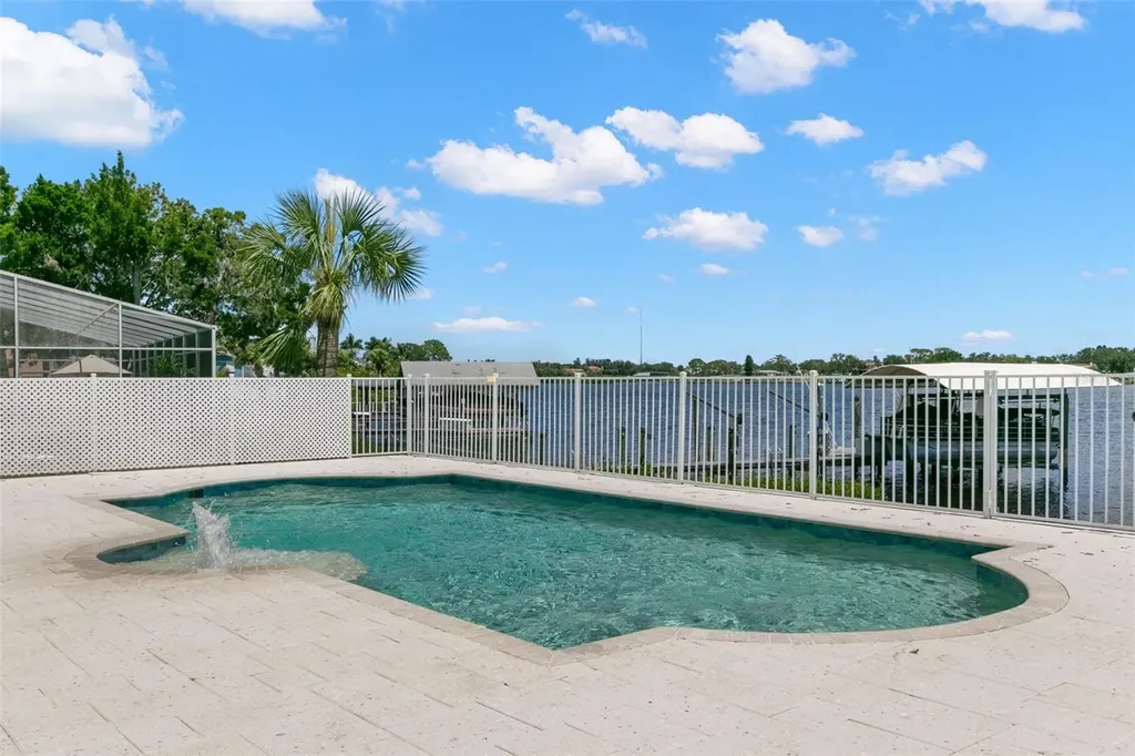 636 Bayshore Drive Tarpon Springs FL 34689