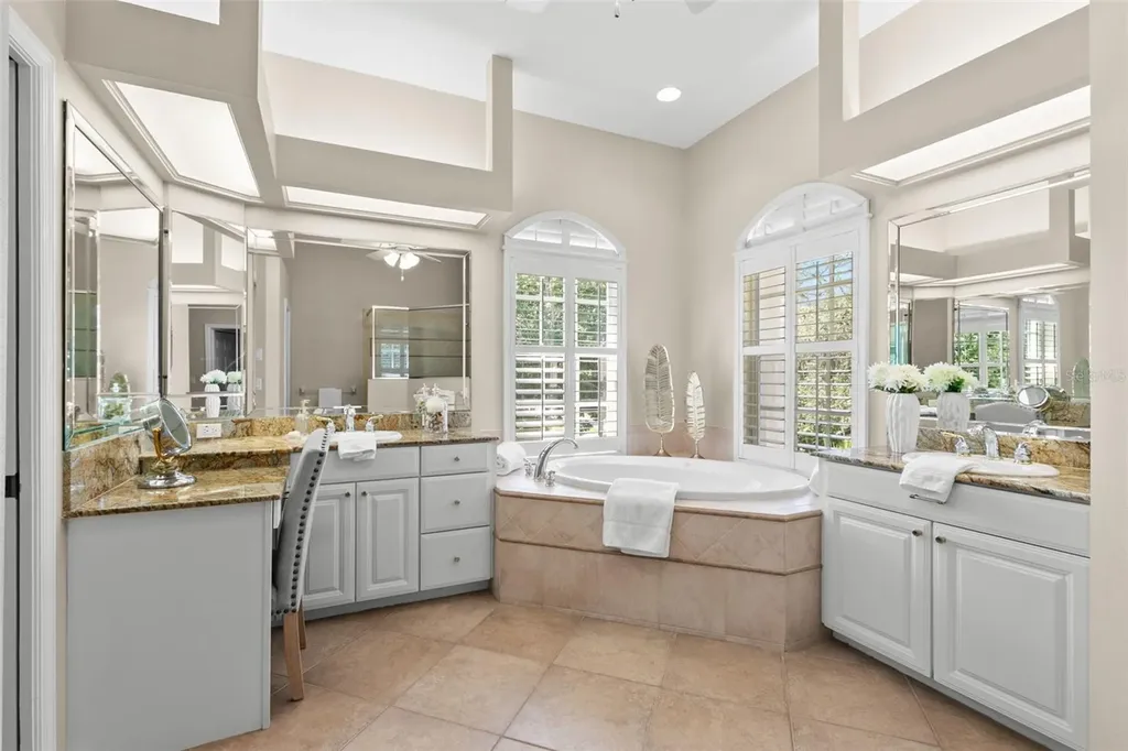 636 Bayshore Drive Tarpon Springs FL 34689