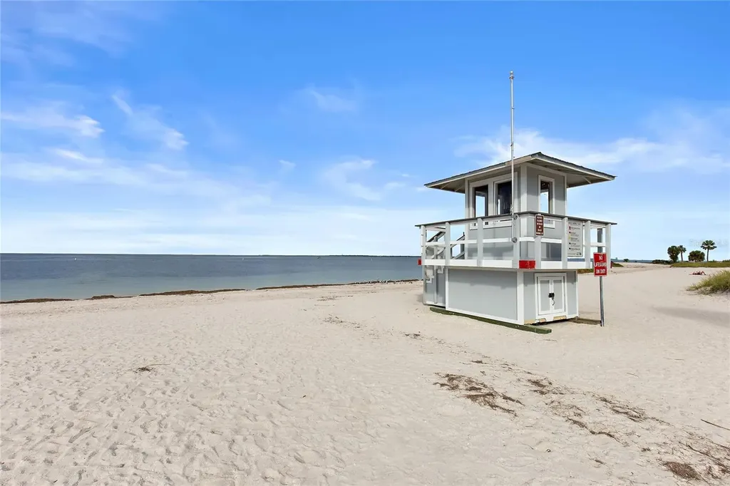 636 Bayshore Drive Tarpon Springs FL 34689
