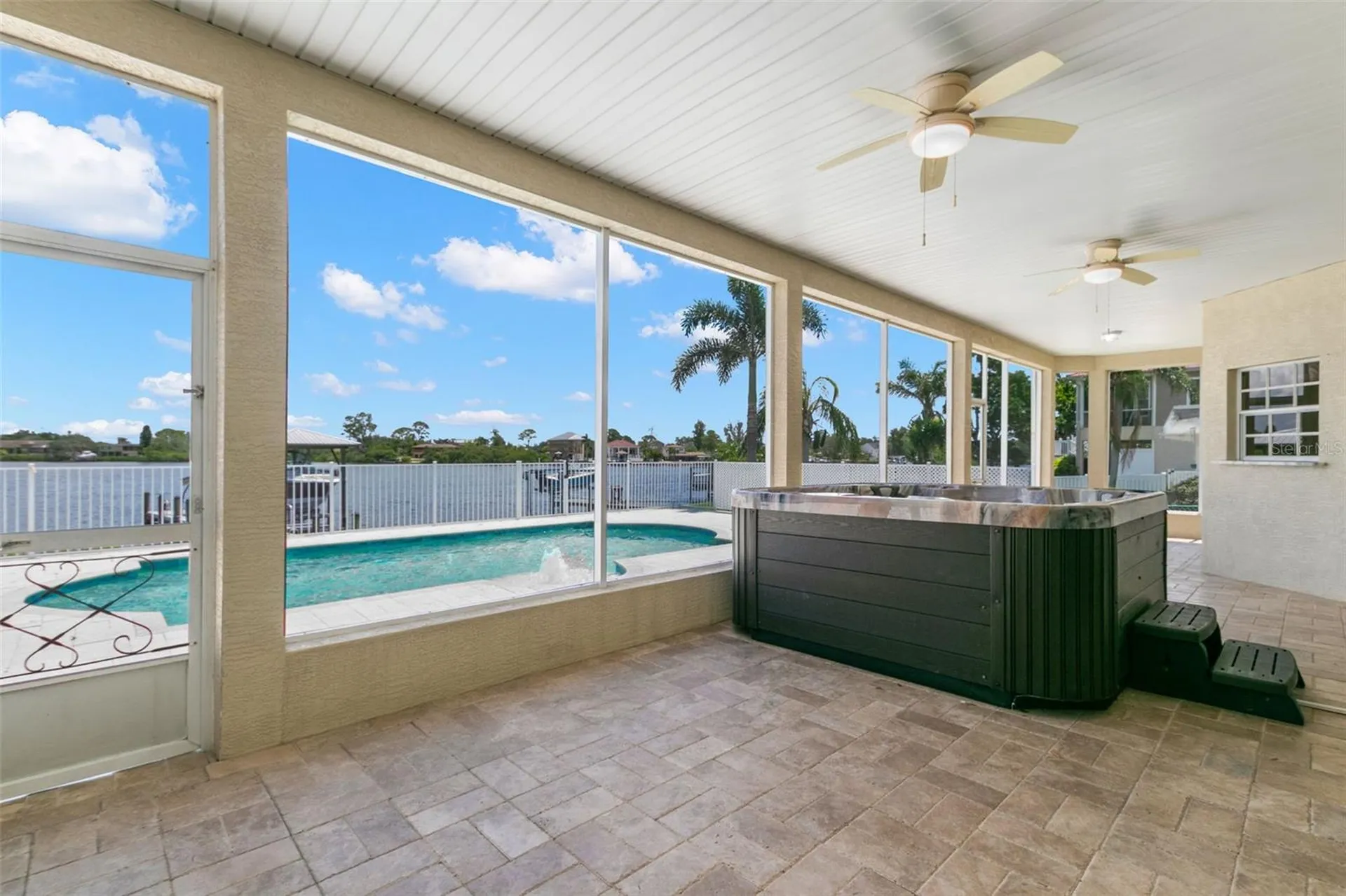 636 Bayshore Drive Tarpon Springs FL 34689