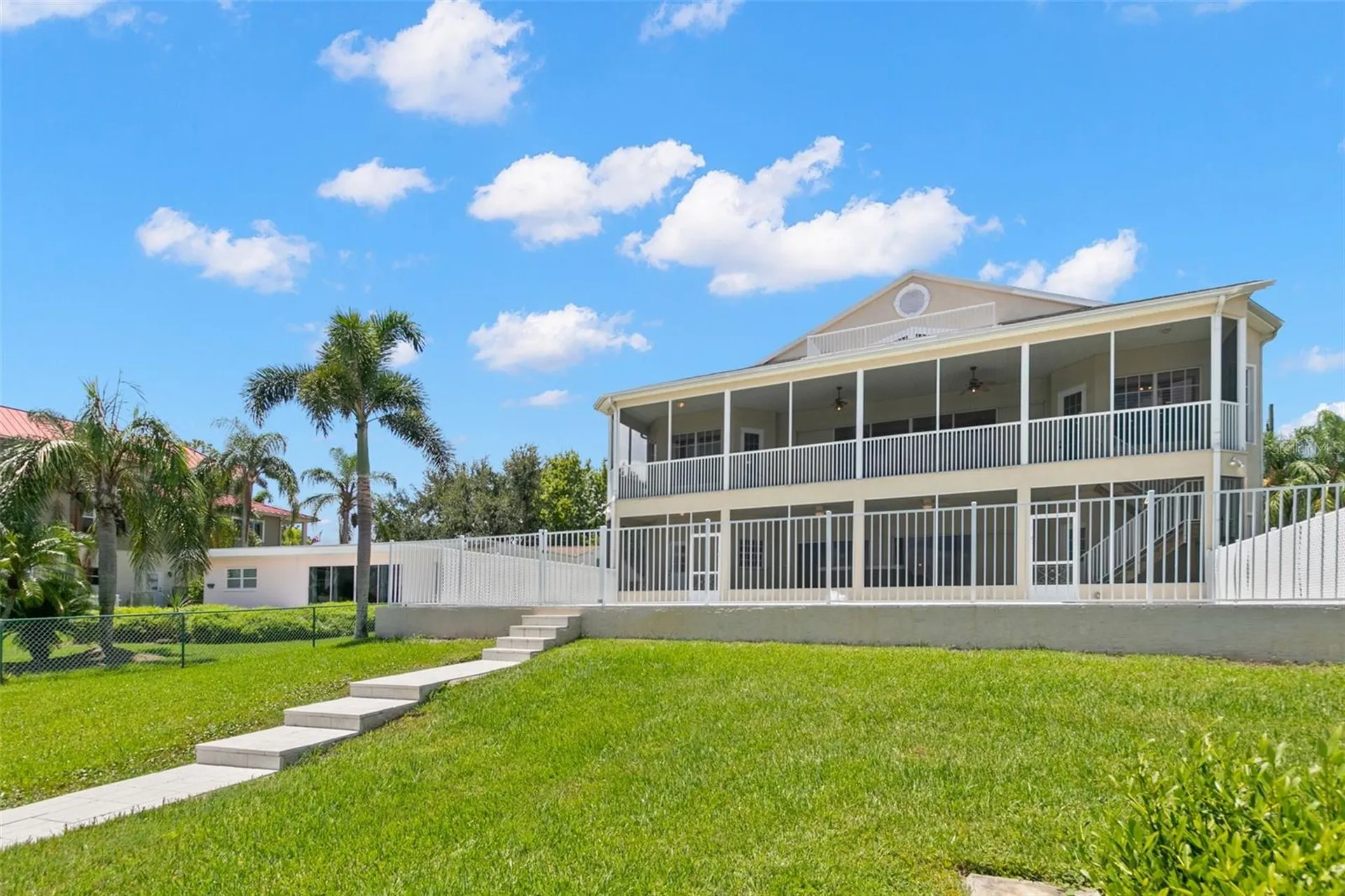 636 Bayshore Drive Tarpon Springs FL 34689