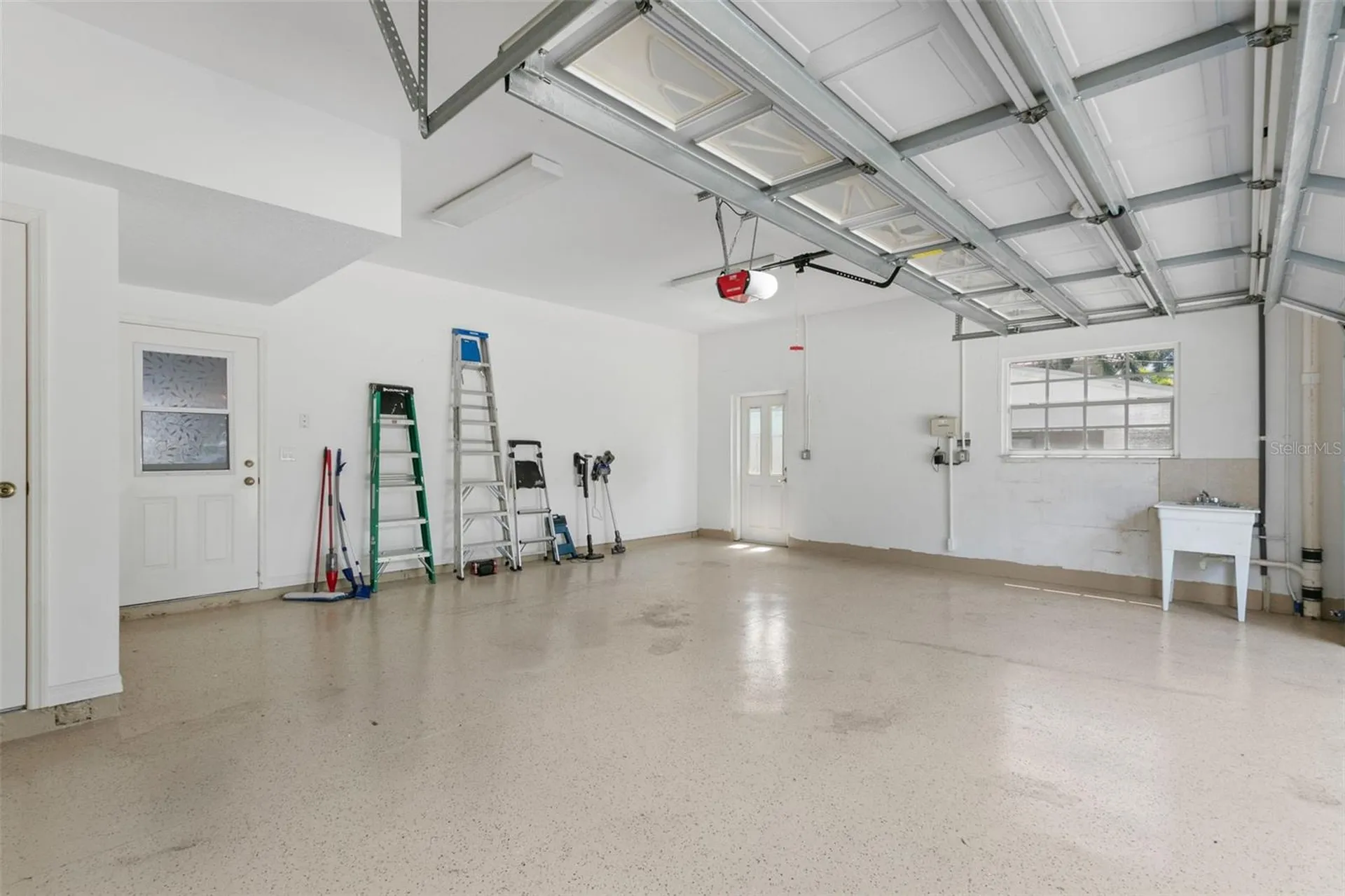 636 Bayshore Drive Tarpon Springs FL 34689