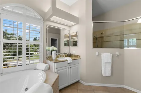 636 Bayshore Drive Tarpon Springs FL 34689