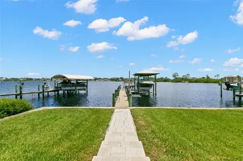 636 Bayshore Drive Tarpon Springs FL 34689