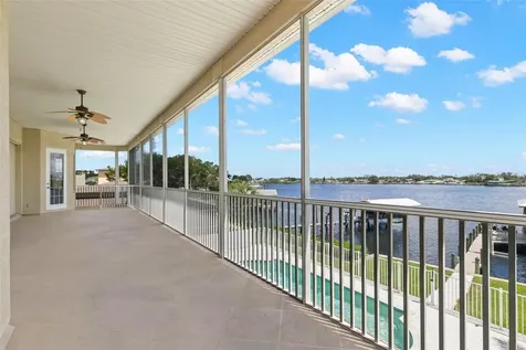 636 Bayshore Drive Tarpon Springs FL 34689