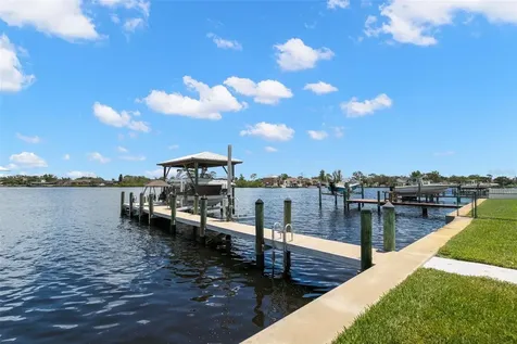 636 Bayshore Drive Tarpon Springs FL 34689