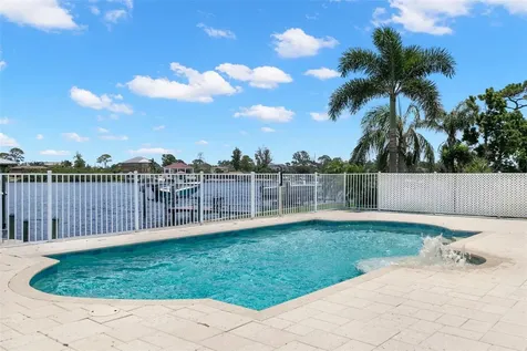 636 Bayshore Drive Tarpon Springs FL 34689