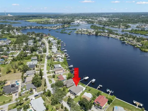 636 Bayshore Drive Tarpon Springs FL 34689