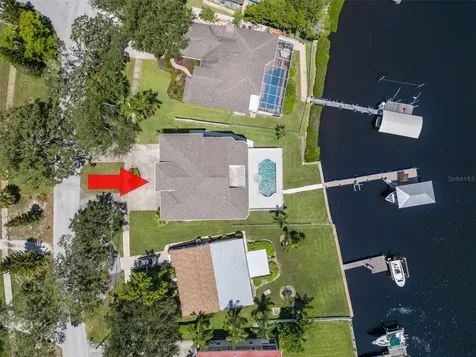 636 Bayshore Drive Tarpon Springs FL 34689