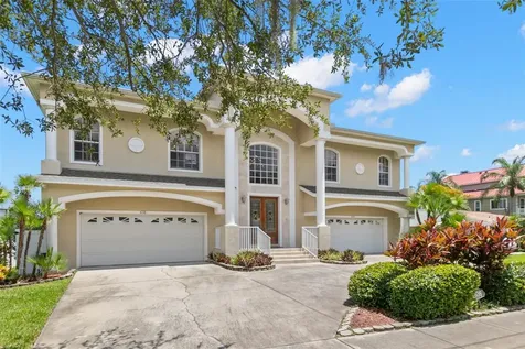 636 Bayshore Drive Tarpon Springs FL 34689