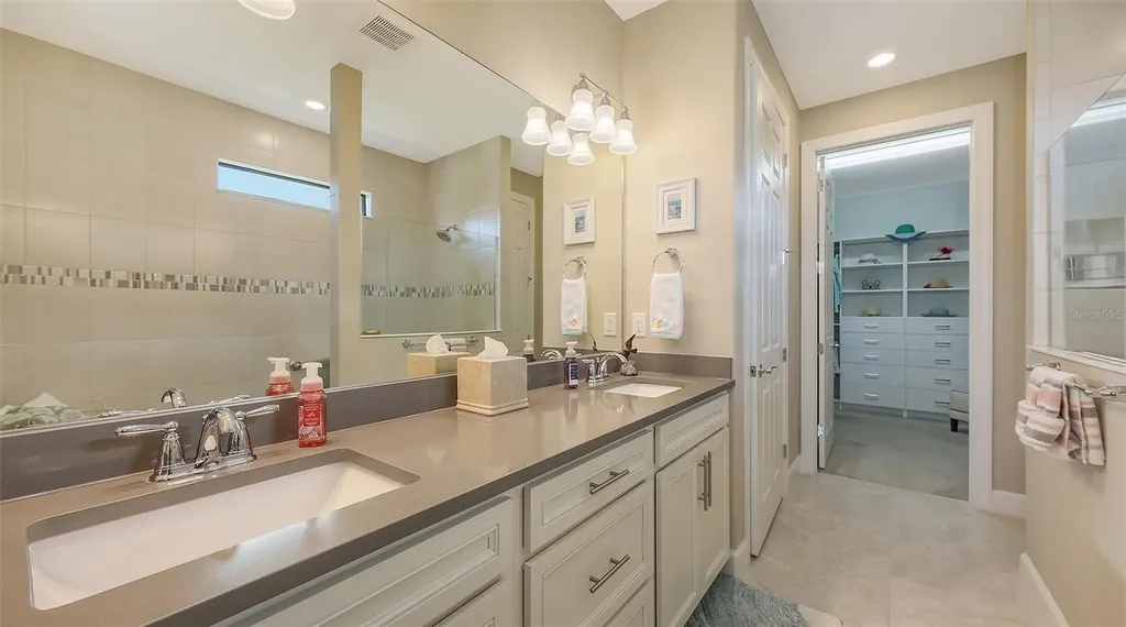 5741 Bay Pine Way Sarasota FL 34238