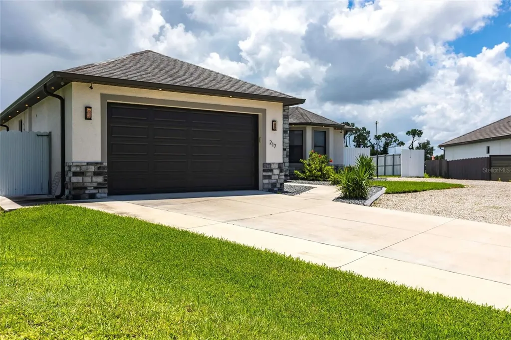 217 SW 10th Place Cape Coral FL 33991