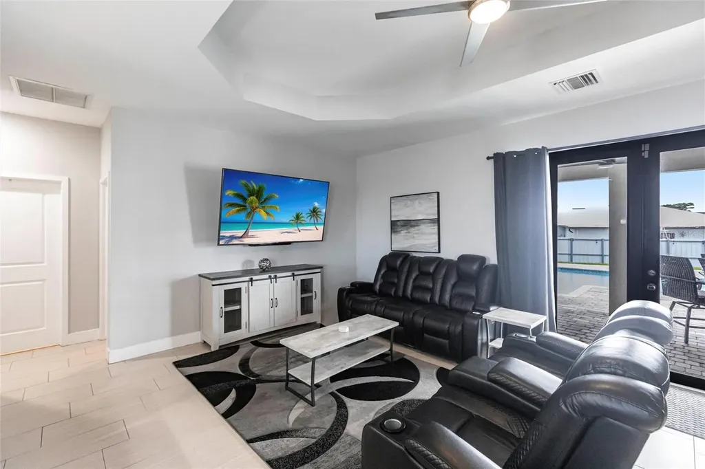 217 SW 10th Place Cape Coral FL 33991