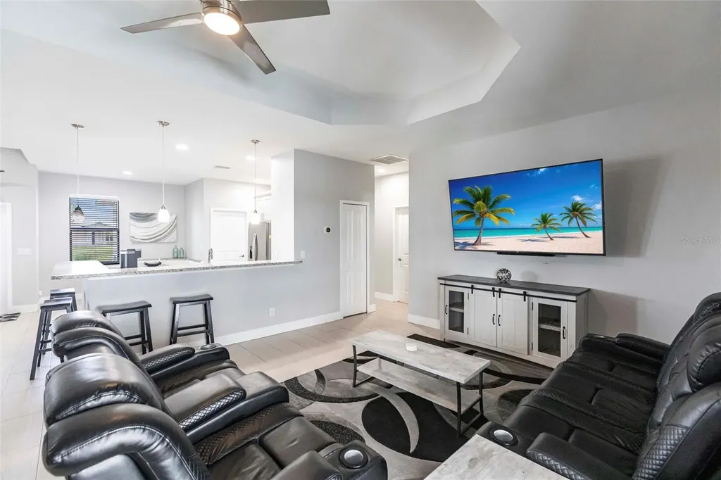 217 SW 10th Place Cape Coral FL 33991