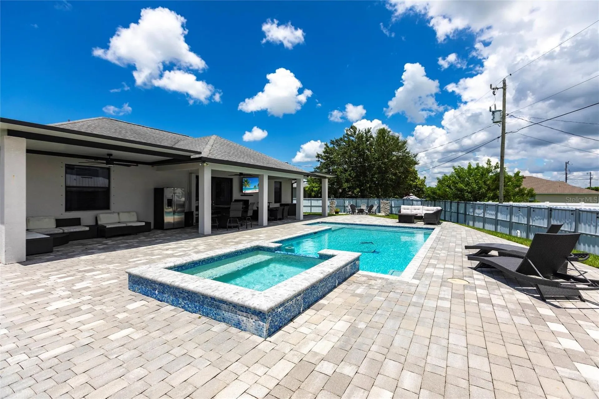 217 SW 10th Place Cape Coral FL 33991