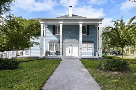 851 N Donnelly Street Mount Dora FL 32757