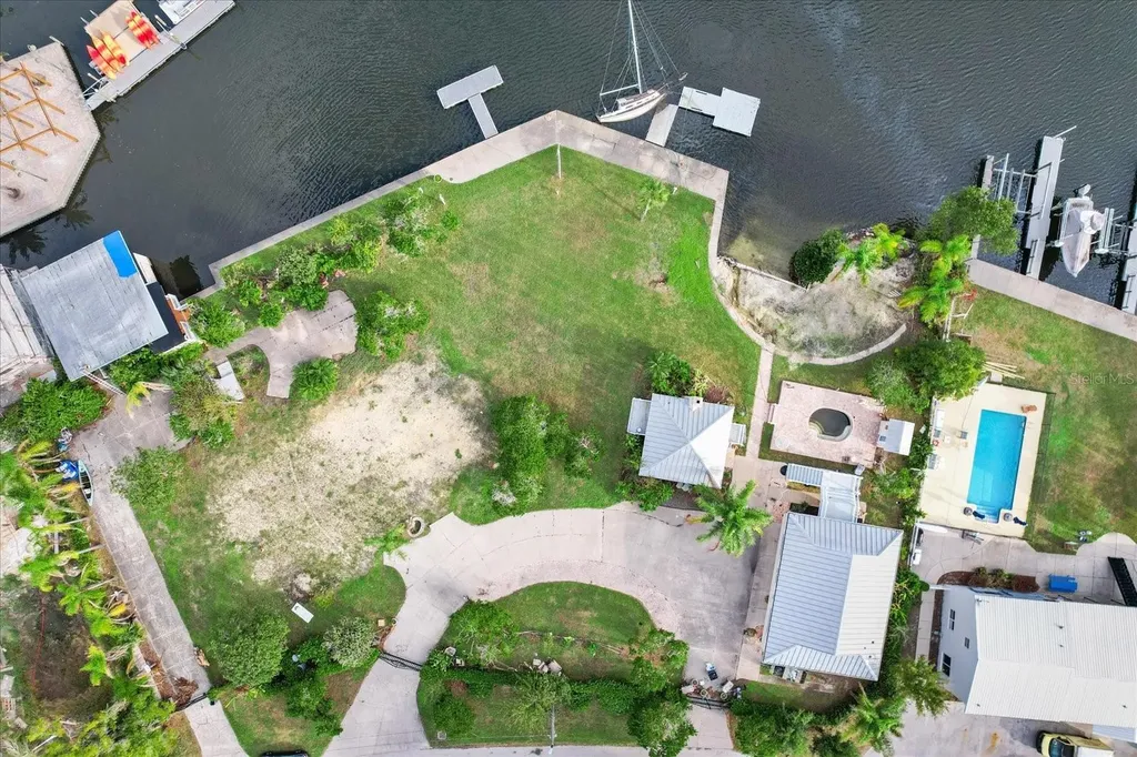 519 NW 7th Avenue Crystal River FL 34428