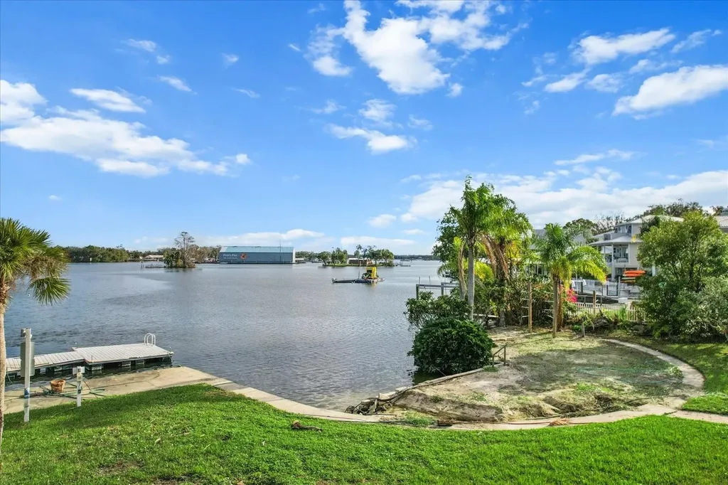519 NW 7th Avenue Crystal River FL 34428