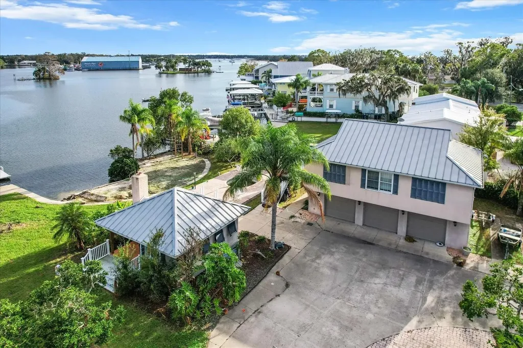519 NW 7th Avenue Crystal River FL 34428