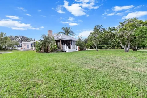 519 NW 7th Avenue Crystal River FL 34428