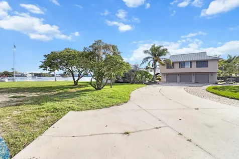 519 NW 7th Avenue Crystal River FL 34428