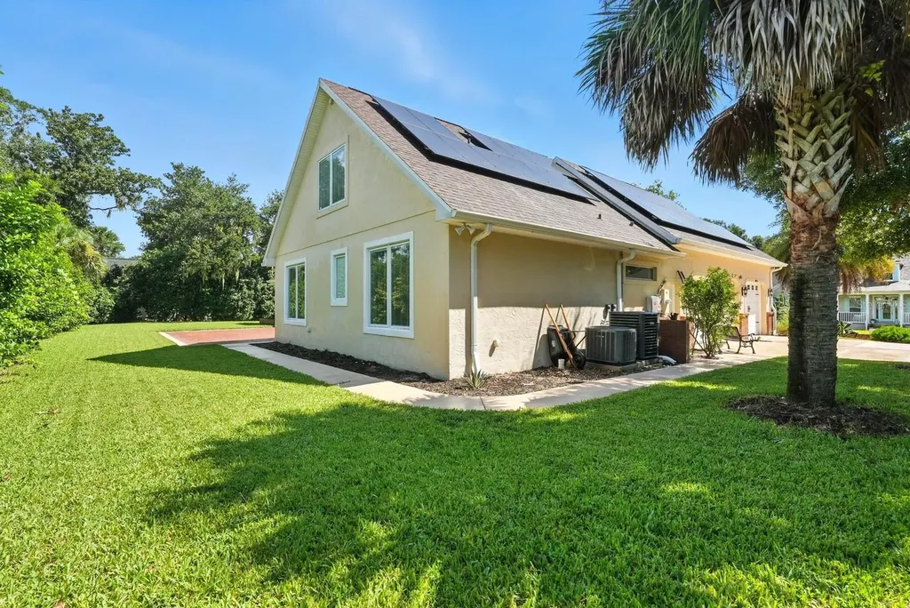 8 Ivey Lane Flagler Beach FL 32136